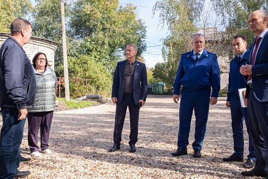 Аркадий Фомин проинспектировал ход работ на объектах благоустройства в Шилове