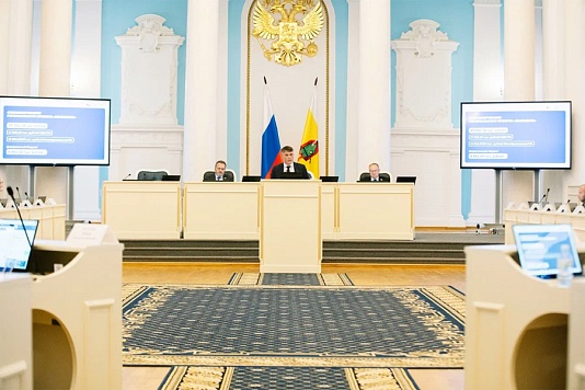 В Рязанской областной Думе обсудили реализацию программ в области молодежной политики