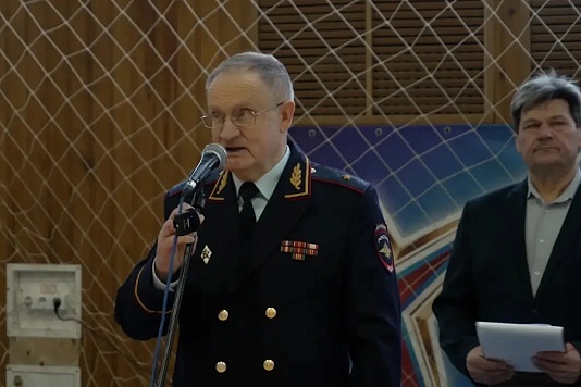 Николай Макариков приветствовал участников смотра строя и песни юнармейских отрядов