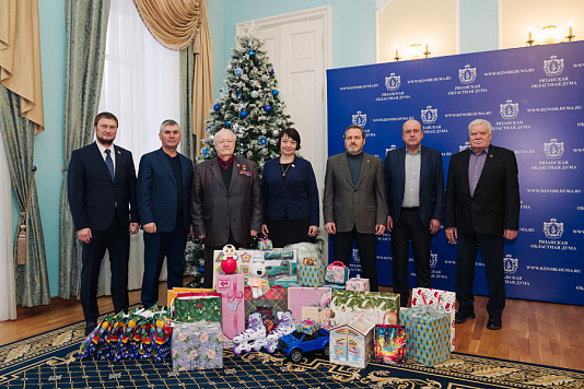 Парламентарии исполнили новогодние желания воспитанников Рязанского дома ребенка, Чапаевской и Елатомской школ-интернатов