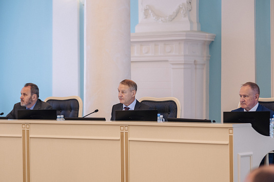 Депутаты утвердили корректировки в региональные законодательные акты