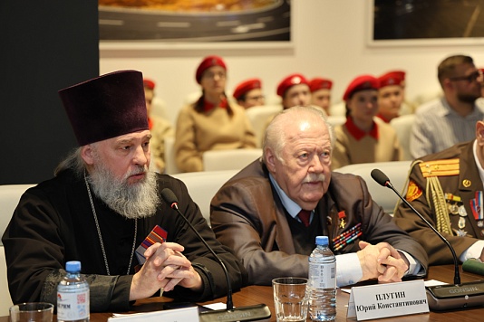 Парламентарий Юрий Плугин принял участие в работе межрегиональной конференции, посвящённой вопросам сохранения духовных ценностей