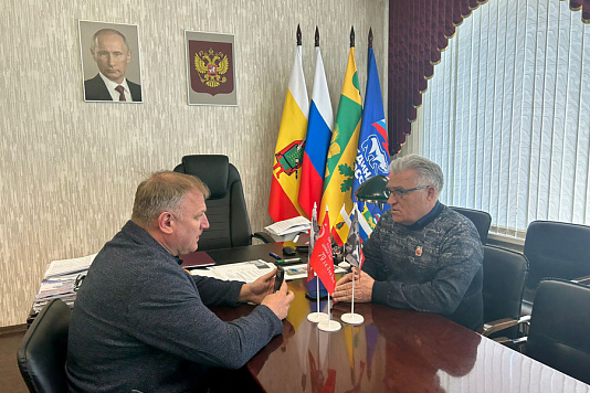 Владимир Материкин провел прием граждан в Сараевском районе